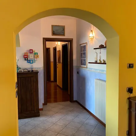 Дом отдыха Casa Ludovica - Cozy With Panoramic & Mountain Views *