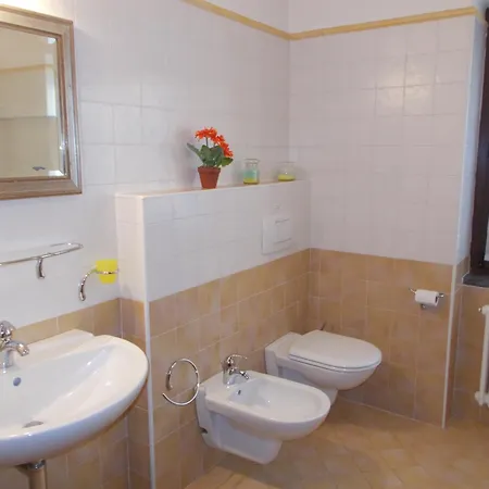 Casa Ludovica - Cozy With Panoramic & Mountain Views בית נופש ג'רה לאריו