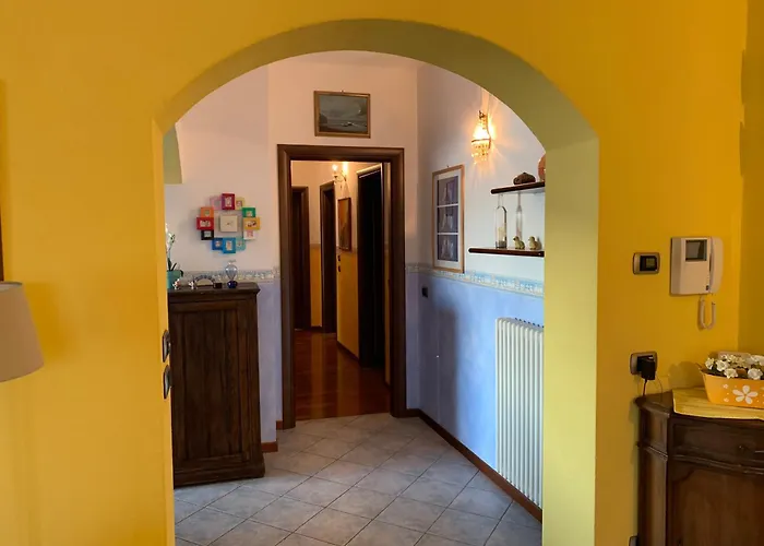 Дом отдыха Casa Ludovica - Cozy With Panoramic & Mountain Views *