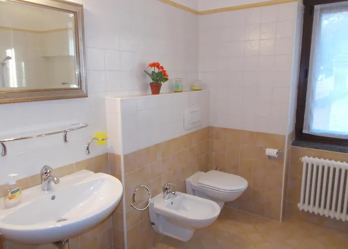 Casa Ludovica - Cozy With Panoramic & Mountain Views Hébergement de vacances Gera Lario